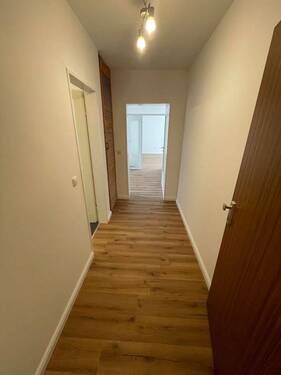 Diele - 2 Zimmer Etagenwohnung zur Miete in Duisburg