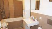 Modernes Bad mit Wanne - 