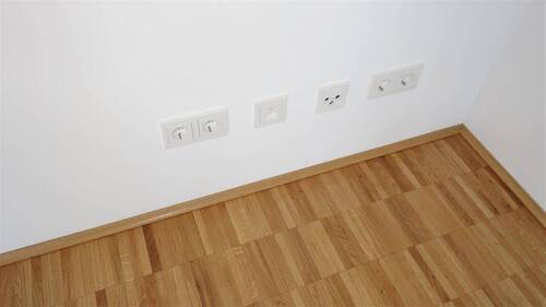 viele Steckdosen - 