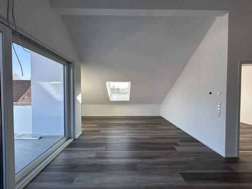 Wohnzimmer - 2 Zimmer Etagenwohnung in Heilbronn / Kirchhausen