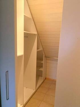 Begehbarer Kleiderschrank OG - 