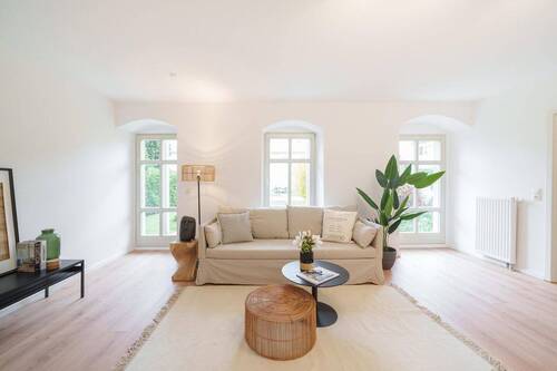 Wohnzimmer - Schöne 4 Raumwohnung frisch renoviert zum Einzug bereit