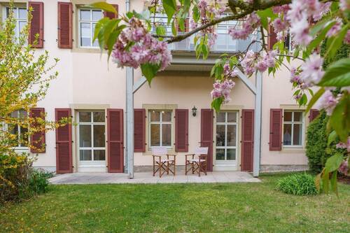 Terrasse mit kleinem Garten - 4 Zimmer Etagenwohnung in Bannewitz