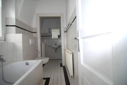 Tageslichtbad mit Wanne - 