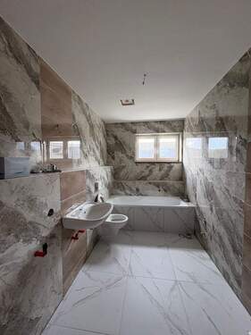 IMG_5656.jpeg - Frisch sanierte 4-Zimmer Wohnung in ruhiger Lage sucht Mieter