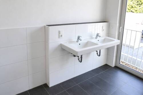 Dusch- u. Wannenbad (1) - 