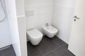 Dusch- u. Wannenbad (2) - 