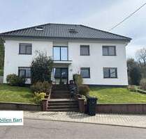 WINCHERINGEN: 348 M² WOHNFL. 4 GARAGEN VIEL POTENZIAL! 27 AR
