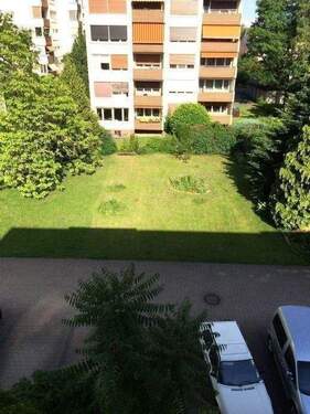 Blick vom Balkon - 2 Zimmer Etagenwohnung in Erlangen