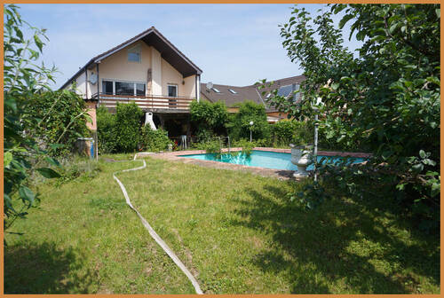 Blick vom Garten - 5 Zimmer Einfamilienhaus zum Kaufen in Neuried / Altenheim
