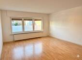 Wohnzimmer - 3 Zimmer Etagenwohnung zum Kaufen in Hattersheim am Main