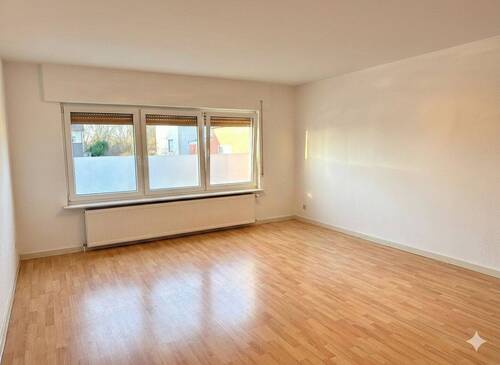 Wohnzimmer - 3 Zimmer Etagenwohnung zum Kaufen in Hattersheim am Main