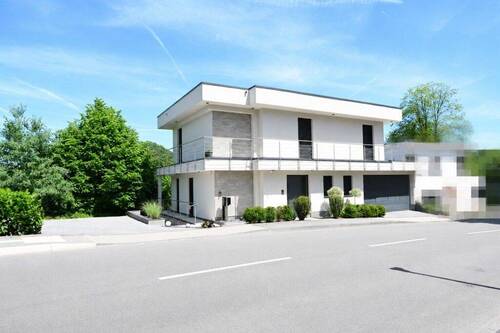 Vorderansicht links - 7 Zimmer Mehrfamilienhaus, Wohnhaus zum Kaufen in Solingen