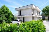Seitenansicht - Mehrfamilienhaus, Wohnhaus mit 269,60 m&sup2; in Solingen zum Kaufen