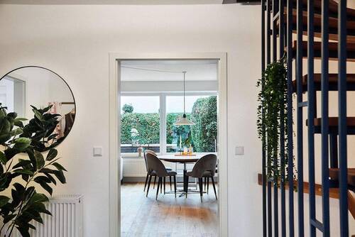 Ansicht Eingang - 5 Zimmer Reihenmittelhaus zum Kaufen in Erlangen