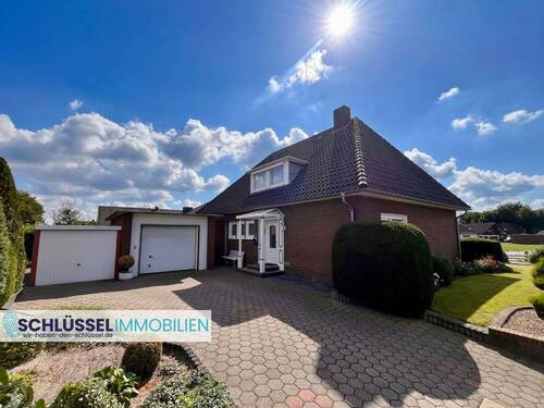 Auffahrt - Einfamilienhaus mit 177,00 m&sup2; in Garrel zum Kaufen