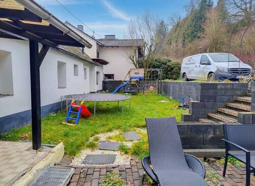 Garten - 7 Zimmer Einfamilienhaus in Gemünden