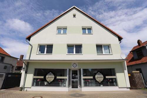 Außenansicht - 7 Zimmer Mehrfamilienhaus, Wohnhaus zum Kaufen in Gifhorn