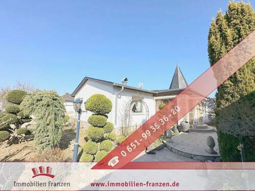 EFH Pellingen - Mediterraner Bungalow mit Panorama-Terrasse, Gartenidylle & Garage