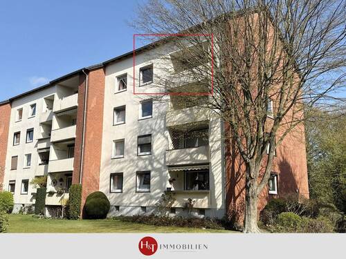 H&T Immobilien - Dachgeschoss in Bremen - Helle 3-Zimmer-Wohnung mit Loggia in Huchting