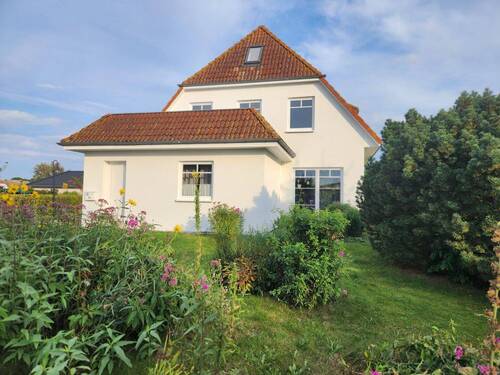 Wohnhaus mit Wasserblick - KOMPLETT SANIERTE WOHNUNG MIT WASSERBLICK IN EINEM 2-FAMILIENHAUS AUF DER OSTSEEINSEL USEDOM