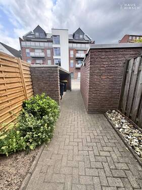 Durchgang zur Garage - 