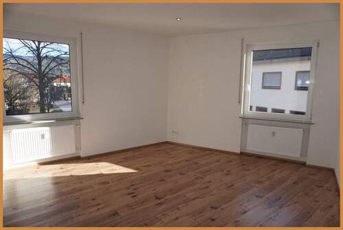 Wohnzimmer - 4 Zimmer Etagenwohnung in Oberharmersbach