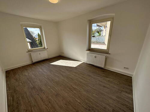 Raum 1: 18 qm - 3 Zimmer Etagenwohnung zur Miete in Amberg