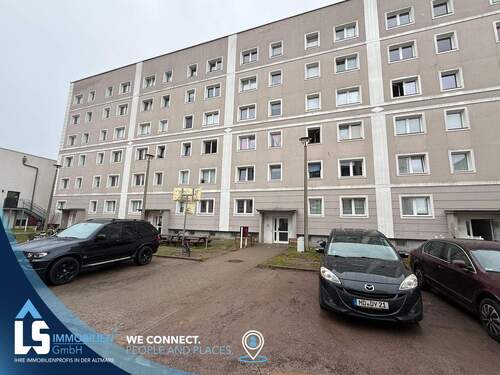 Außenansicht Eingangsseite.jpg - Mehrfamilienhaus, Wohnhaus zum Kaufen in Magdeburg