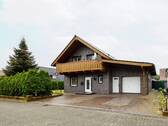 Vorderansicht - Modernisiertes Einfamilienhaus mit Wintergarten, Sauna & umlaufender Terrasse