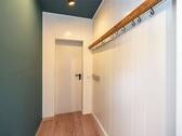 Garderobe/Durchgang Garage (EG) - 