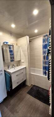 Badezimmer - 3 Zimmer Etagenwohnung zum Kaufen in Villingen-Schwenningen