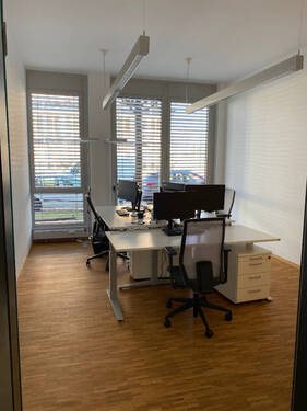 Büroraum 1 - Flexible, vollmöblierte Bürofläche nahe Riem-Arcaden - ab sofort frei