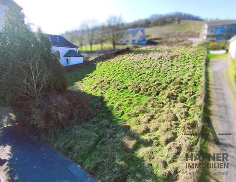 Luftaufnahme - Großzügiges Baugrundstück 