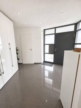 Eingangsbereich EG - Mehrfamilienhaus, Wohnhaus mit 258,00 m&sup2; in Welzheim zum Kaufen