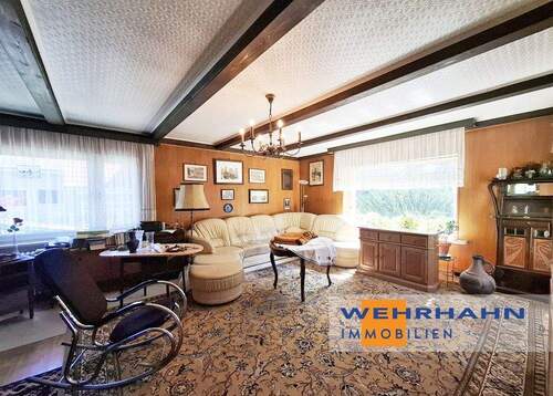 Titelbild - Sanierungsbedürftiges EFH mit Doppelgarage, Vollkeller und großem Garten in stadtnaher Lage