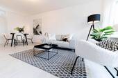 Wohnzimmer - Helle, kernsanierte 3-Zimmer mit Balkon am Stadtpark mit TG Stellplatz