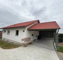 Neuwertiges Einfamilienhaus mit Carport in angenehmer Wohnlage in TO Rot am See - Rot am See / Reubach