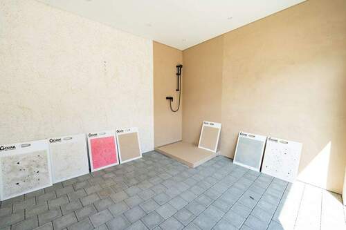 Showroom - 