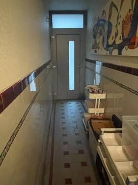Haupt-Eingang zu Geschäftsräumen und Wohnungen - 1 Zimmer Mehrfamilienhaus, Wohnhaus in Merzig