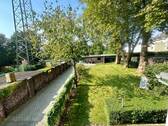 Zufahrt und Garten - 
