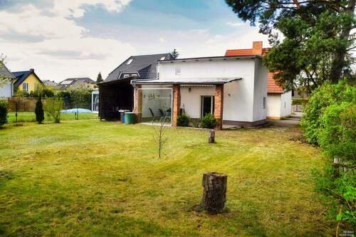 Remise mit Altbestand im vorderen Teil - Grundstück in Berlin zum Kaufen