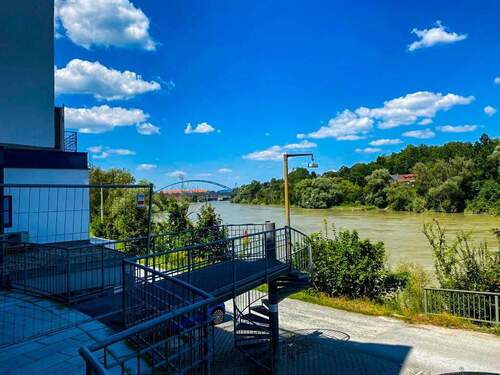 Ausblick - Zentrumsnahe, helle & modernisierte Gewerbefläche in Passau