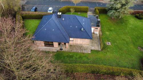 184.Südseite des Bungalows mit Terrasse.jpeg - 