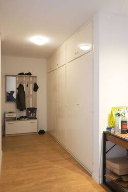 Diele mit Einbauschrank - 