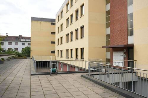 Hausansicht - 2 Zimmer Etagenwohnung zum Kaufen in Bremen