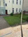Blick zum Gartenhaus - 