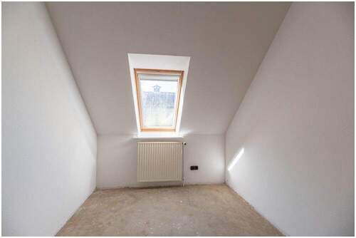 Halbes Zimmer im Dachgeschoss - 