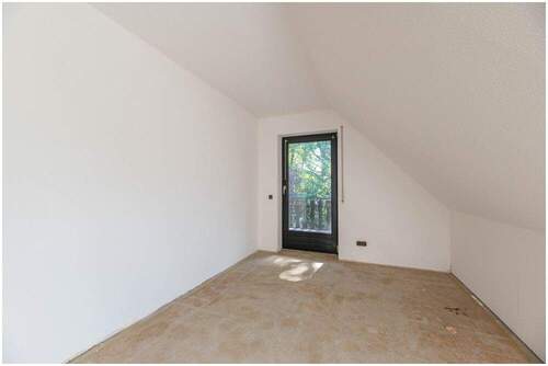 Schlafzimmer Nr. 2 mit Zugang zur Loggia - 
