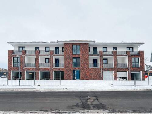 Haus Außenansicht Front - 2-Zimmer 1.OG Neubauwohnung WE6 - modern, komfortabel und barrierefrei in Uetze